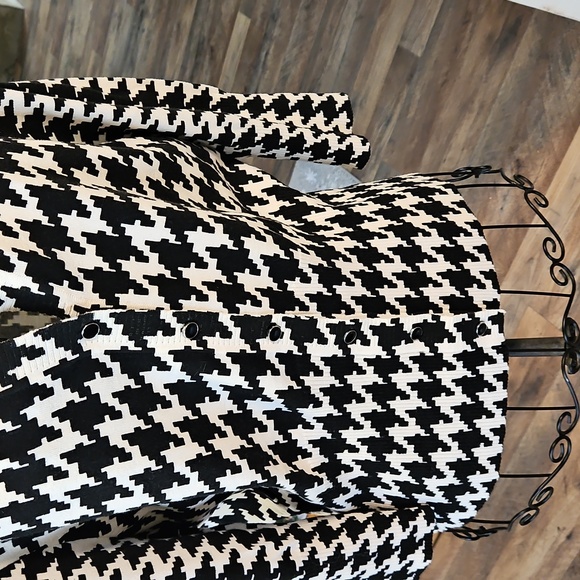 👚NY COLLECTION HOUNDSTOOTH V NECK BUTTON DOWN SWEATER - Picture 3 of 7